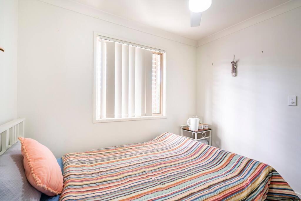Room With Separate Bath In Shared Homestay Редклиф Екстериор снимка