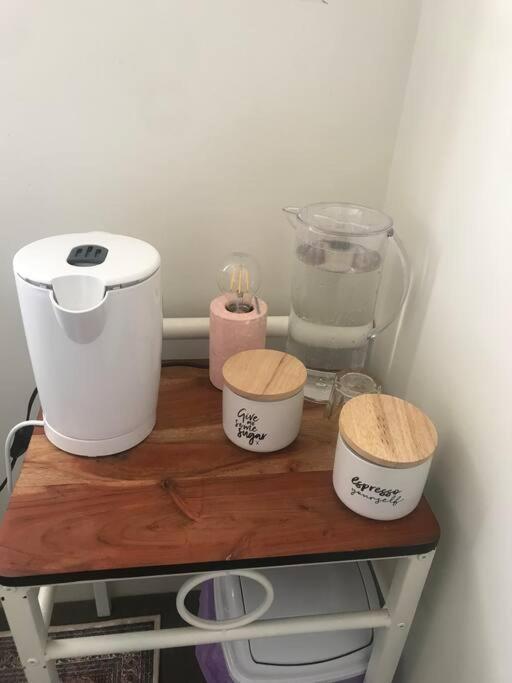 Room With Separate Bath In Shared Homestay Редклиф Екстериор снимка
